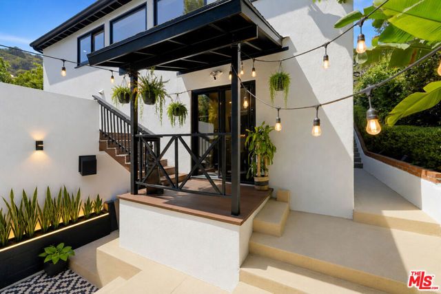 2300 Benedict Canyon Drive, Beverly Hills, CA 90210
