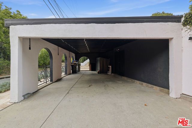2300 Benedict Canyon Drive, Beverly Hills, CA 90210