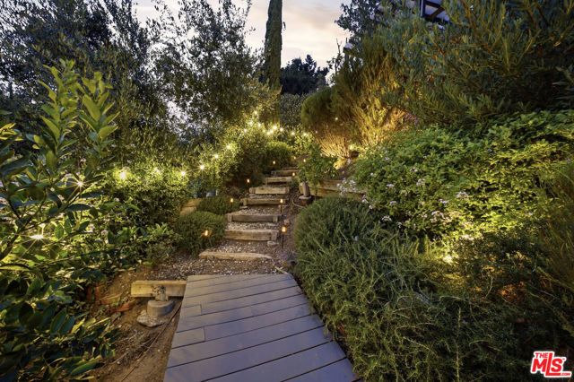 2300 Benedict Canyon Drive, Beverly Hills, CA 90210