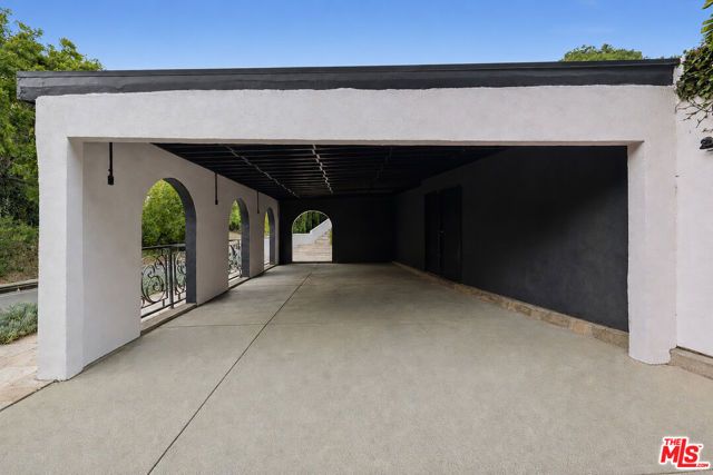 2300 Benedict Canyon Drive, Beverly Hills, CA 90210