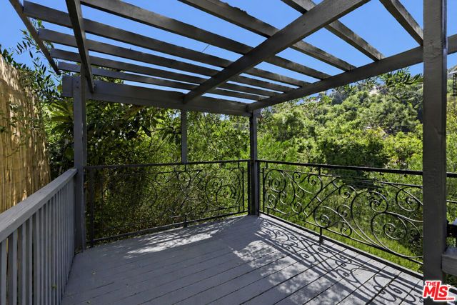 2300 Benedict Canyon Drive, Beverly Hills, CA 90210