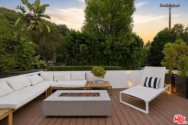 2300 Benedict Canyon Drive, Beverly Hills, CA 90210