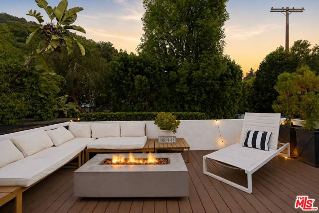 2300 Benedict Canyon Drive, Beverly Hills, CA 90210