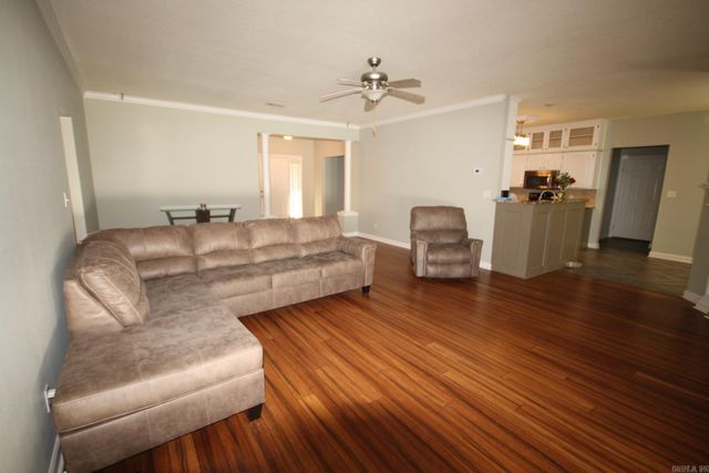 303 Doe Run St., Nashville, AR 71852