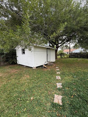 602 Parkway Street, Baytown, TX 77520