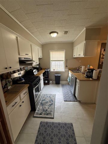 602 Parkway Street, Baytown, TX 77520