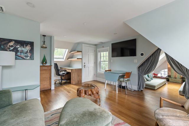 10a Brewer 2, Boston, MA 02130