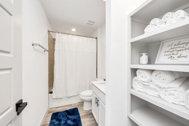 202 Serena Park Lane, Rosharon, TX 77583