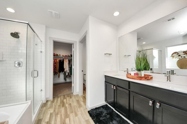 202 Serena Park Lane, Rosharon, TX 77583