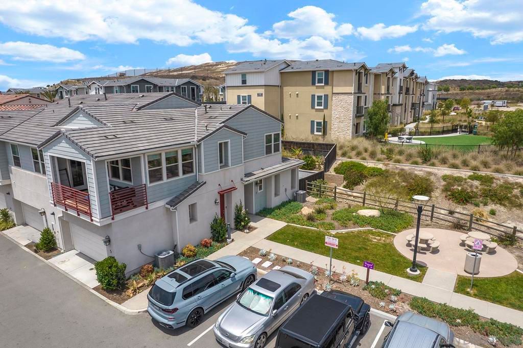 Image 27 of property listing at 1277 Calle Pomelo 3, Chula Vista, CA 91913