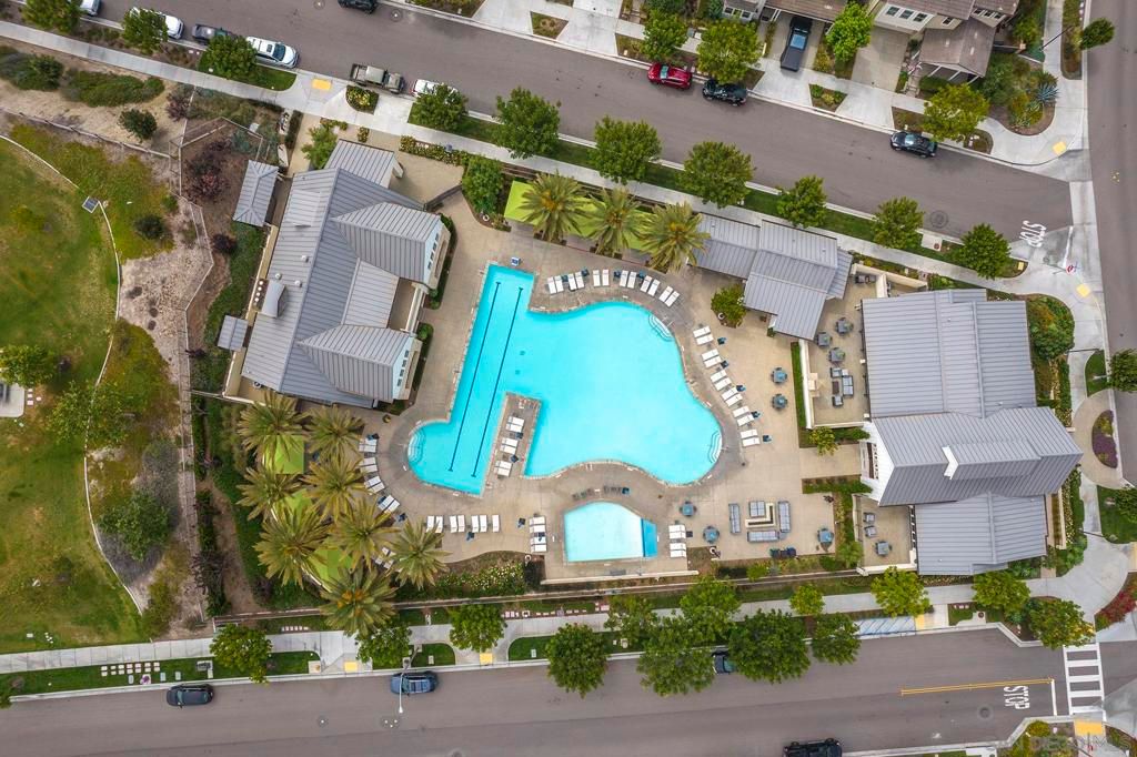 Image 33 of property listing at 1277 Calle Pomelo 3, Chula Vista, CA 91913