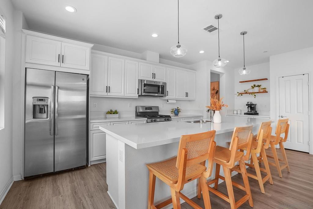 Image 6 of property listing at 1277 Calle Pomelo 3, Chula Vista, CA 91913