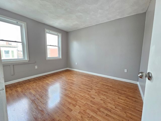 49 Cottage St 3, Boston, MA 02128