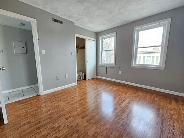 49 Cottage St 3, Boston, MA 02128