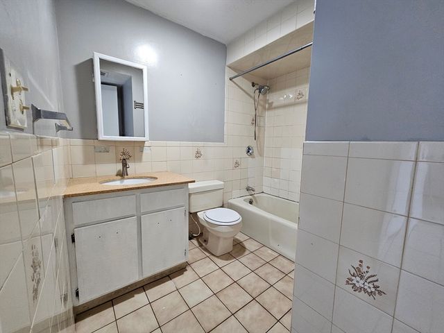 49 Cottage St 3, Boston, MA 02128