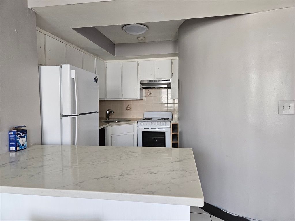 49 Cottage St 3, Boston, MA 02128