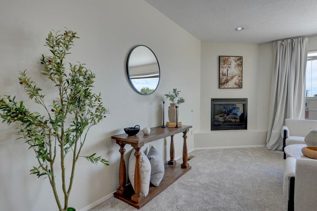 332 Valverde Drive SE, Albuquerque, NM 87108