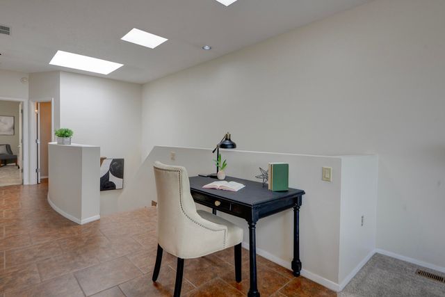 332 Valverde Drive SE, Albuquerque, NM 87108