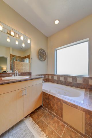 332 Valverde Drive SE, Albuquerque, NM 87108