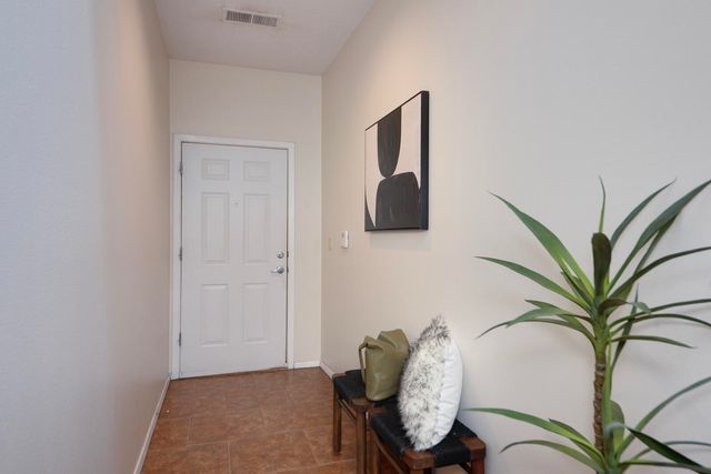 332 Valverde Drive SE, Albuquerque, NM 87108