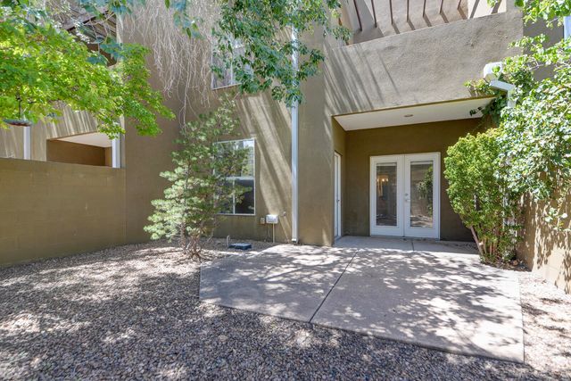 332 Valverde Drive SE, Albuquerque, NM 87108