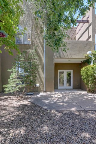 332 Valverde Drive SE, Albuquerque, NM 87108