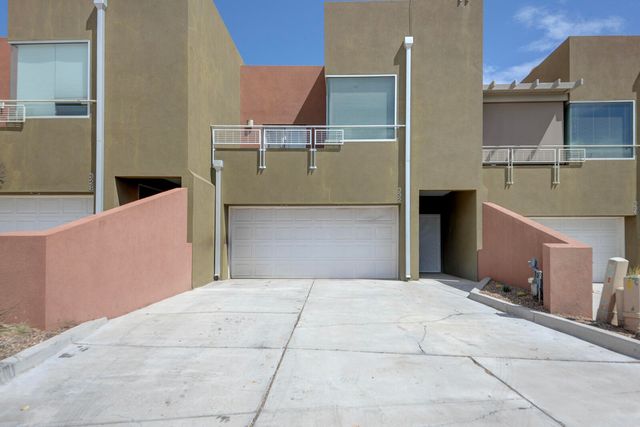 332 Valverde Drive SE, Albuquerque, NM 87108