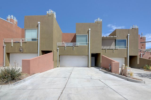 332 Valverde Drive SE, Albuquerque, NM 87108