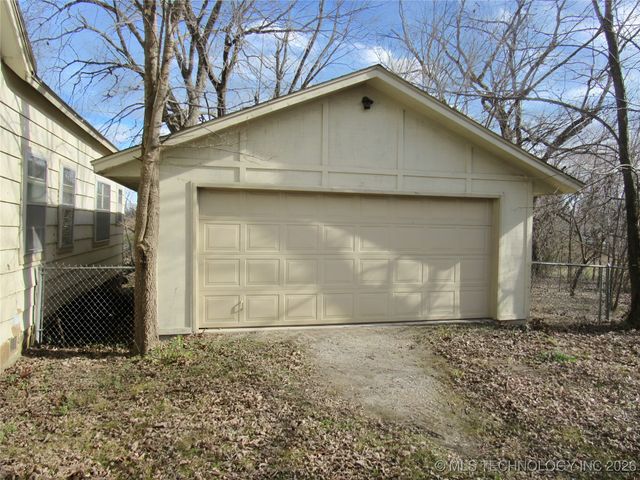 12233 S Oak Street, Claremore, OK 74017