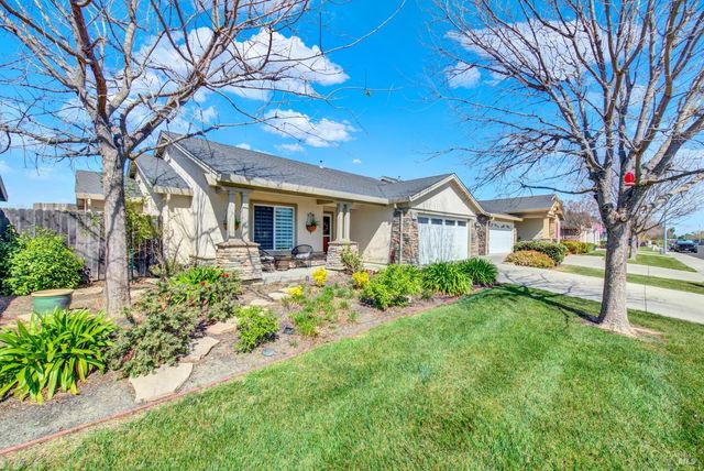 360 Grand Canyon Dr, Vacaville, CA 95687