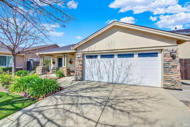 360 Grand Canyon Dr, Vacaville, CA 95687