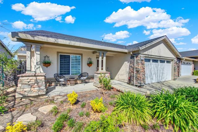 360 Grand Canyon Dr, Vacaville, CA 95687