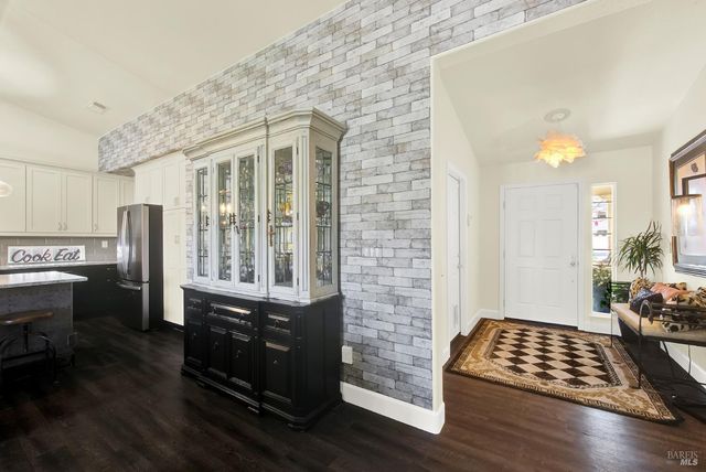 360 Grand Canyon Dr, Vacaville, CA 95687