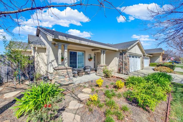 360 Grand Canyon Dr, Vacaville, CA 95687
