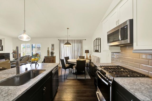 360 Grand Canyon Dr, Vacaville, CA 95687