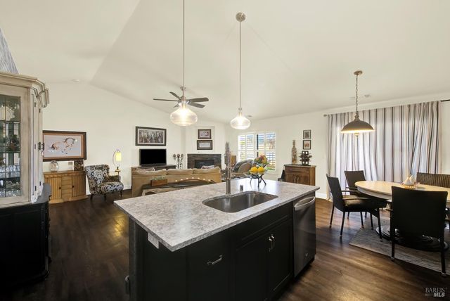 360 Grand Canyon Dr, Vacaville, CA 95687