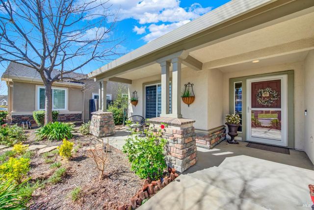 360 Grand Canyon Dr, Vacaville, CA 95687