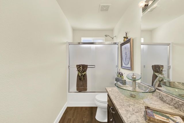 360 Grand Canyon Dr, Vacaville, CA 95687