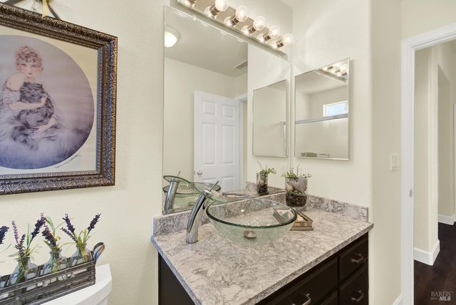 360 Grand Canyon Dr, Vacaville, CA 95687