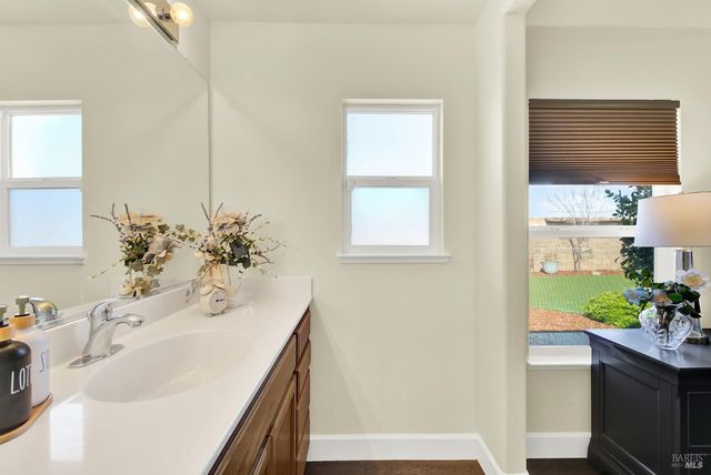 360 Grand Canyon Dr, Vacaville, CA 95687