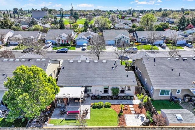 360 Grand Canyon Dr, Vacaville, CA 95687