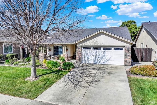 360 Grand Canyon Dr, Vacaville, CA 95687