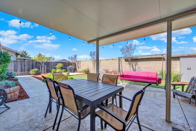 360 Grand Canyon Dr, Vacaville, CA 95687