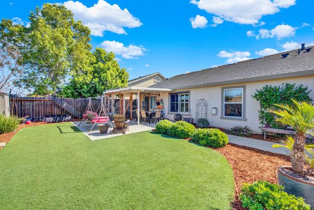 360 Grand Canyon Dr, Vacaville, CA 95687