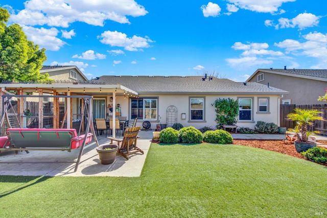 360 Grand Canyon Dr, Vacaville, CA 95687