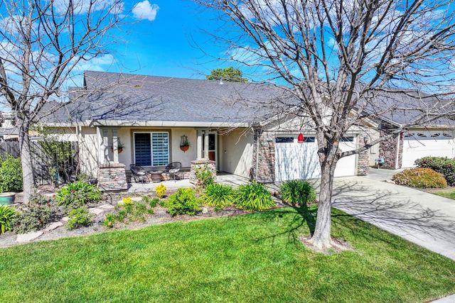 360 Grand Canyon Dr, Vacaville, CA 95687