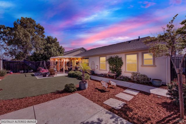 360 Grand Canyon Dr, Vacaville, CA 95687
