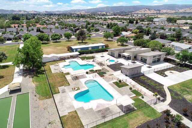 360 Grand Canyon Dr, Vacaville, CA 95687