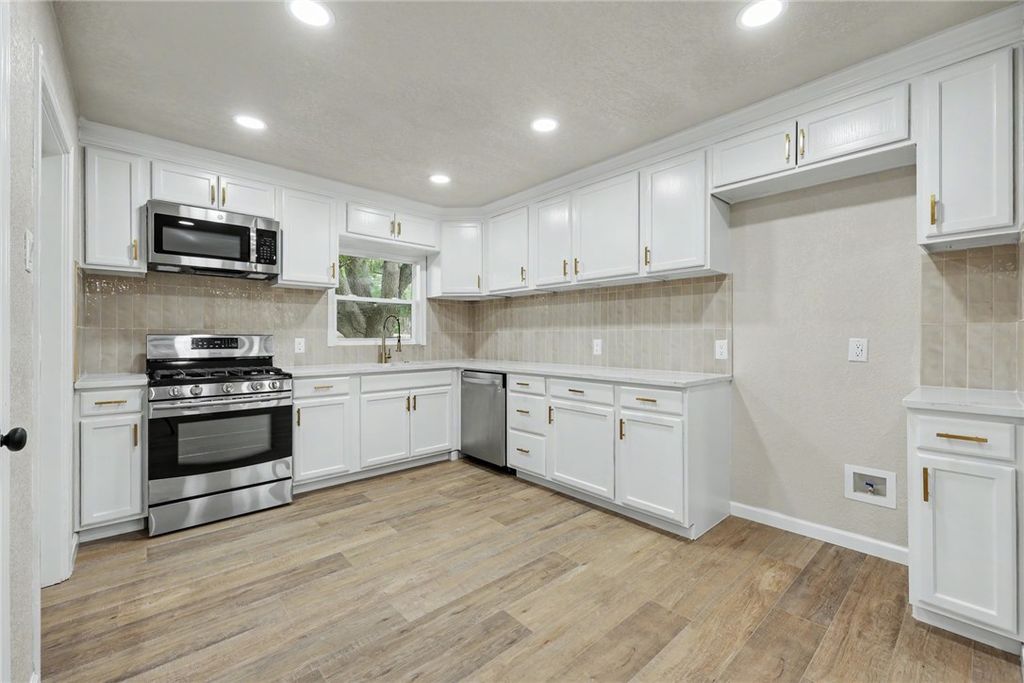 4010 Lowman St, Corpus Christi, TX 78411 — photo 5