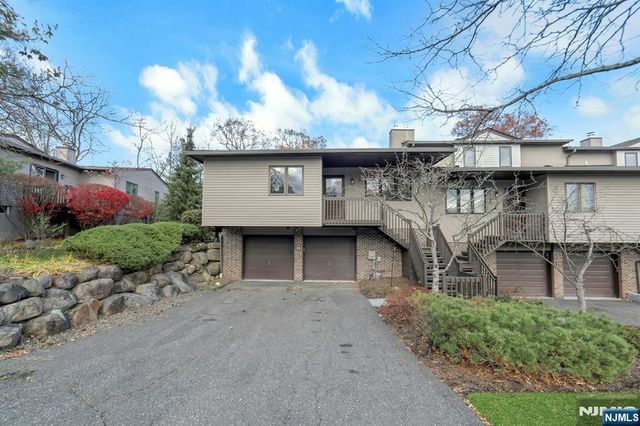 18 Peach Hill Court, Ramsey, NJ 07446